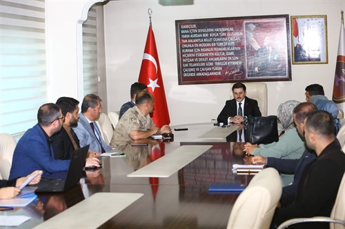 Kaymakam ve Belediye Başkan Vekilimiz Rahmi BULUT'un başkanlığında toplantı yapıldı.