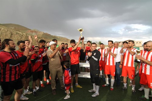 İlçemizde düzenlenen Açık Saha Futbol Turnuvası yapılan final karşılaşması ile sona erdi.